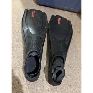 Mares Plana Avanti HP  Swim Fins, Size 8-9 42-43 Black Dusty But New